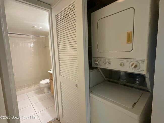 Building Photo - 435 Catamaran Dr