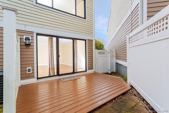 Building Photo - 13 Lawson Ln