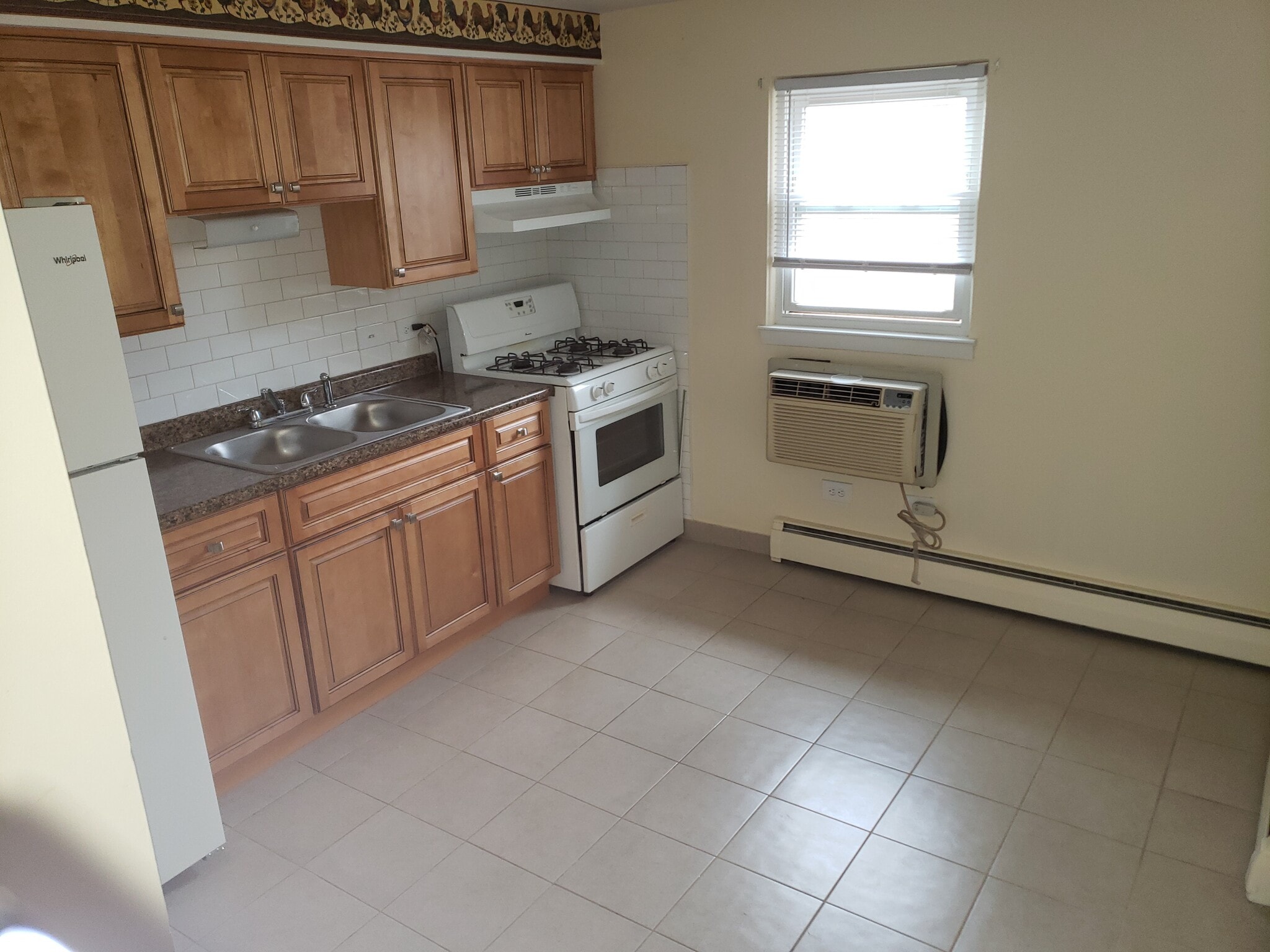 Kitchen - 6230 W 64th Pl