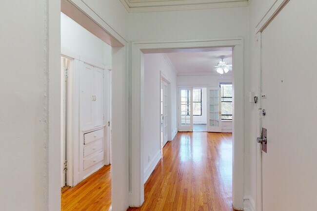 Floorplan - 5300-5308 S. Greenwood Avenue