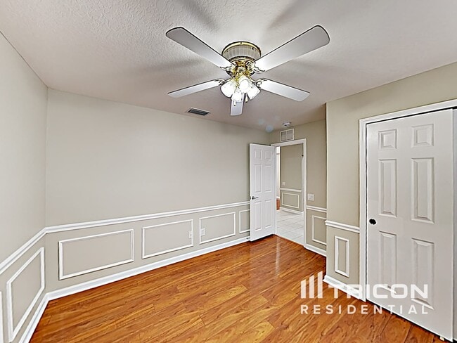 Building Photo - 806 Sea Holly Dr
