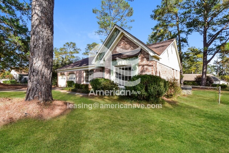Building Photo - 10 Westchester Ct