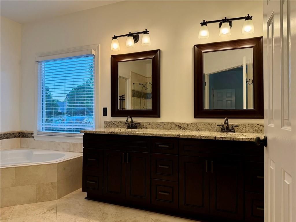 Building Photo - 12615 Oxfordshire Ct