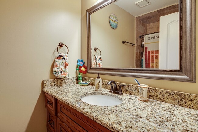 Building Photo - 2238 Gleneagles Dr