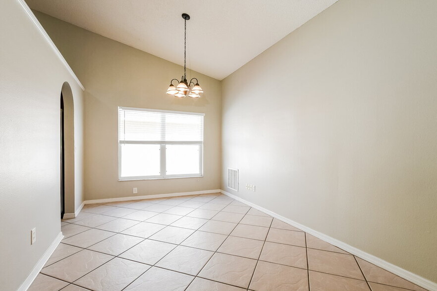 Building Photo - 467 Brightview Dr