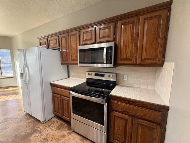 Building Photo - 18509 Chestnut Oak Dr