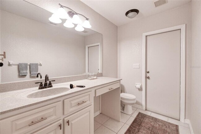 Building Photo - 3021 Palm Dr