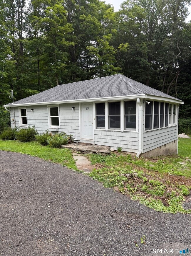 Building Photo - 205 Mountain Rd