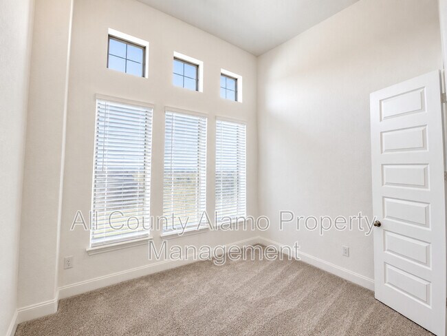 Building Photo - 335 Alpine Lks