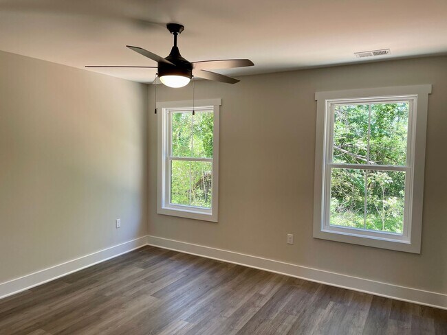 Building Photo - End Unit Luxury Townhouse in Campbell County