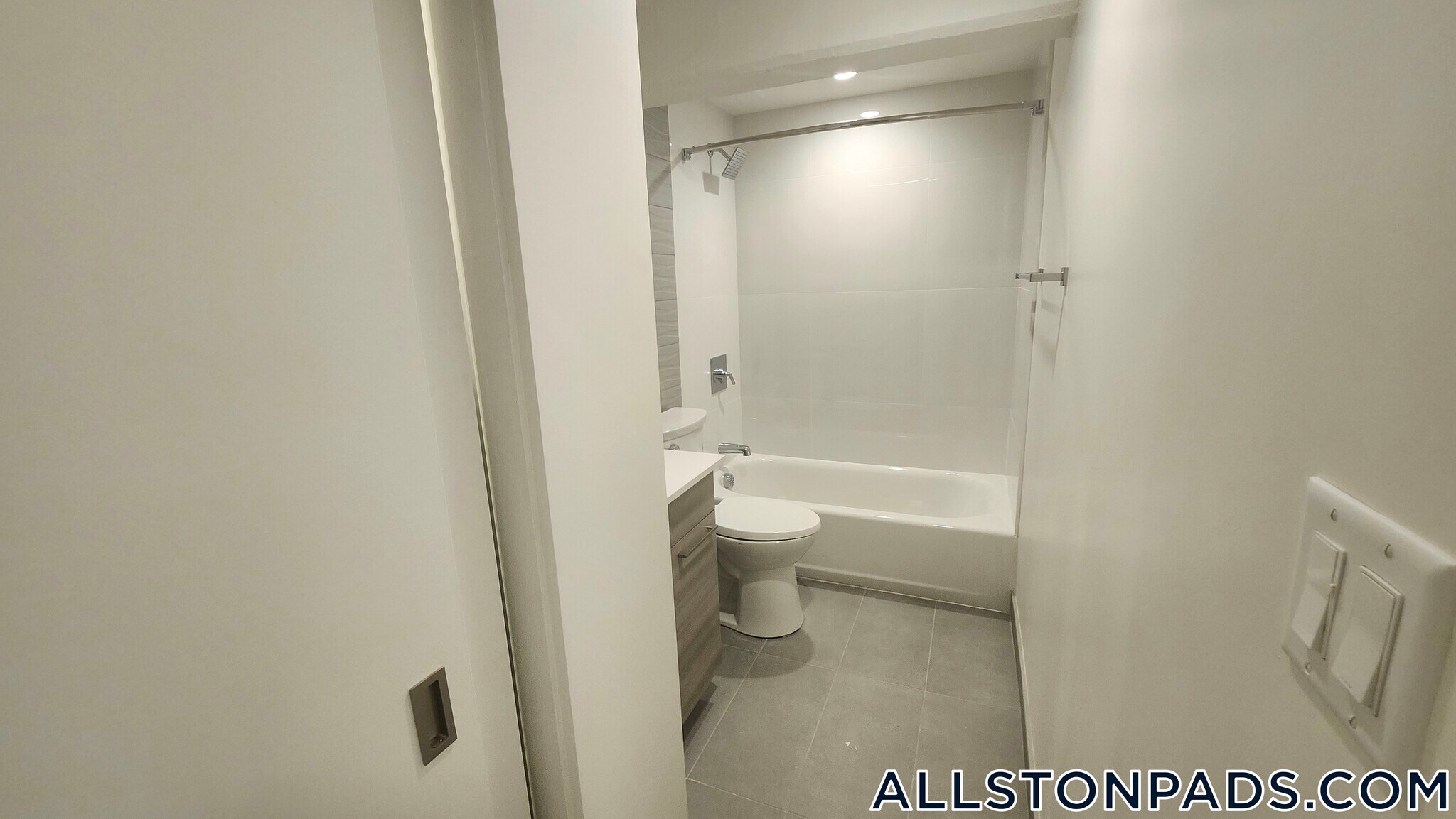 Building Photo - 1079 Commonwealth Ave