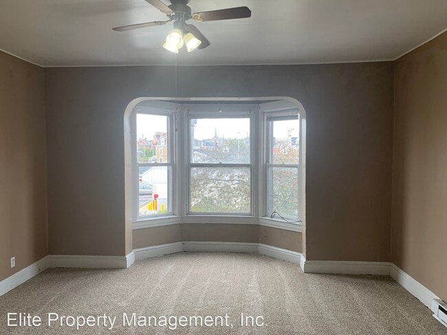 Building Photo - 3 br, 1 bath House - 940 W. Princess St., ...