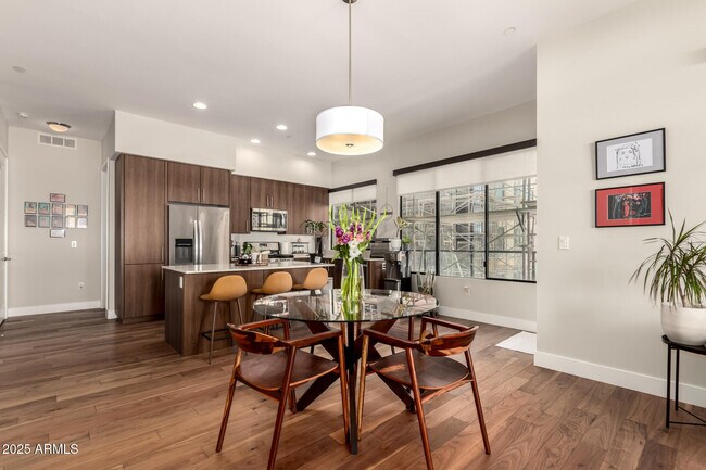 Building Photo - 7300 E Earll Dr