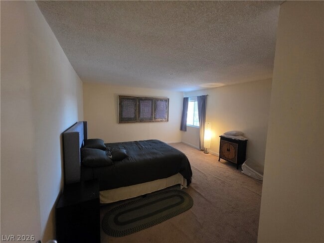 Building Photo - 750 S Royal Crest Cir