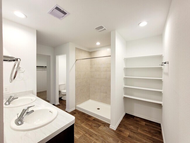 Building Photo - 21522 Violet Rdg Rd