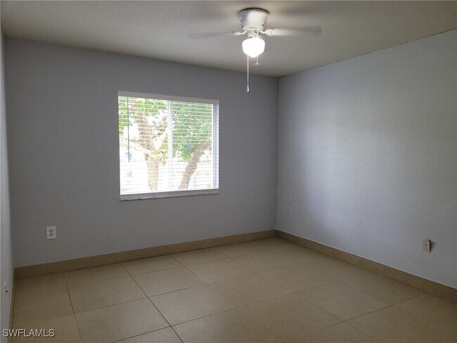 Building Photo - 8224 Key Royal Cir