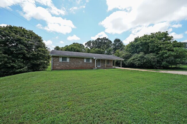 Building Photo - 3/1 Ranch home on 4 Acres close to shopping and dining in Canton!