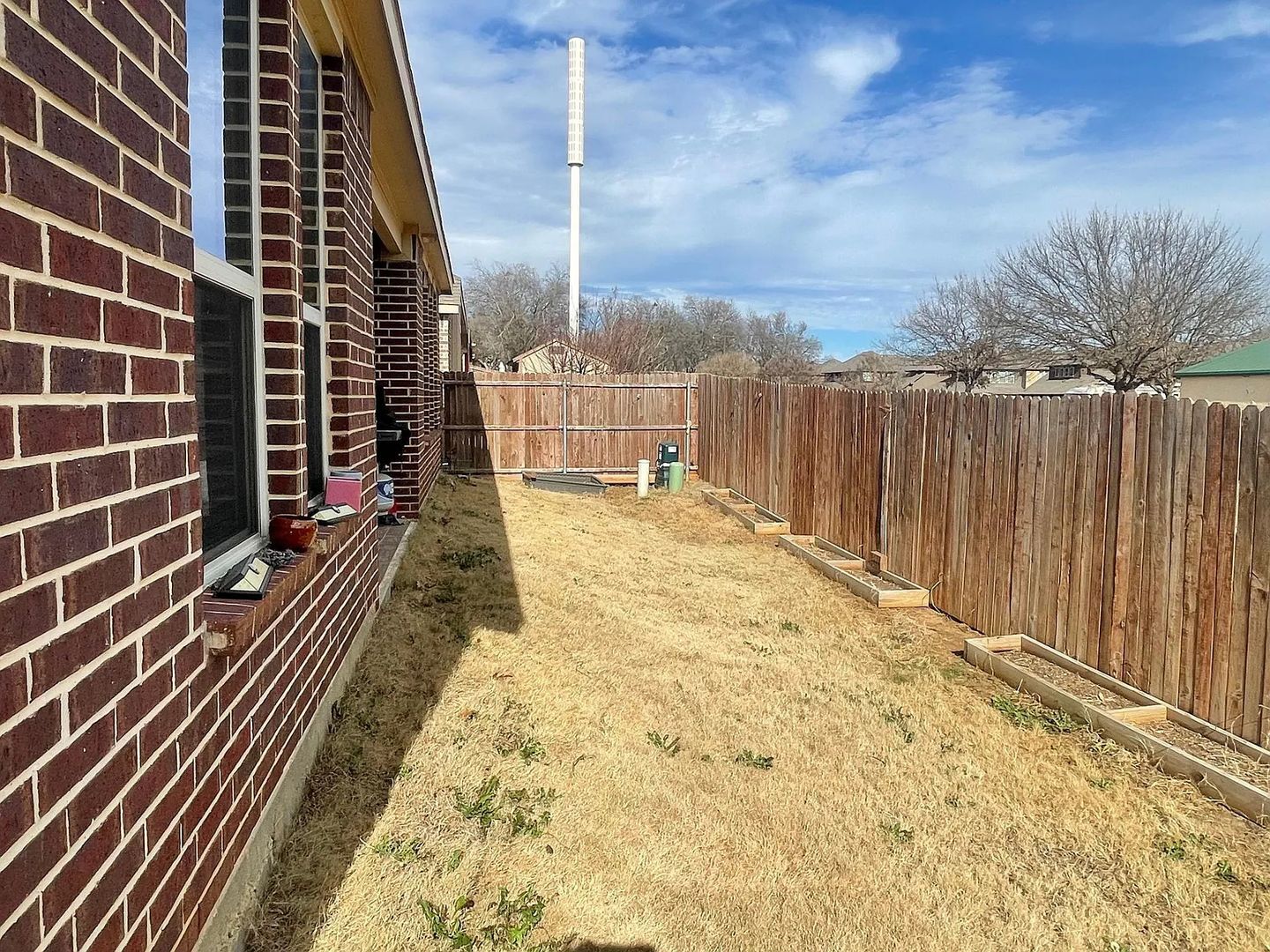 Building Photo - 1011 Nail Ln