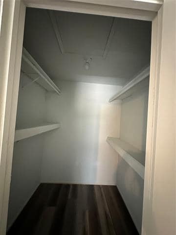 Building Photo - 506 Red Oak Dr