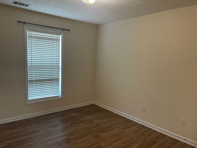 Building Photo - 3-Bedroom Ranch in Central Gwinnett