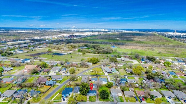 Building Photo - 209 Owens St