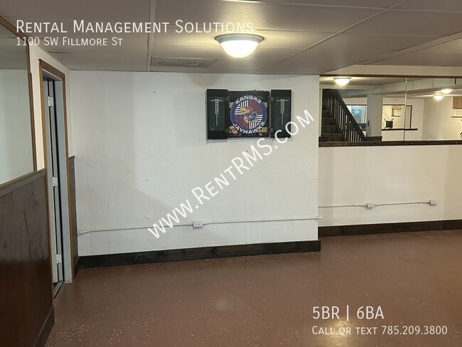 Building Photo - 1100 SW Fillmore St