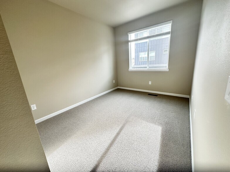 Building Photo - 6800 Merseyside Ln