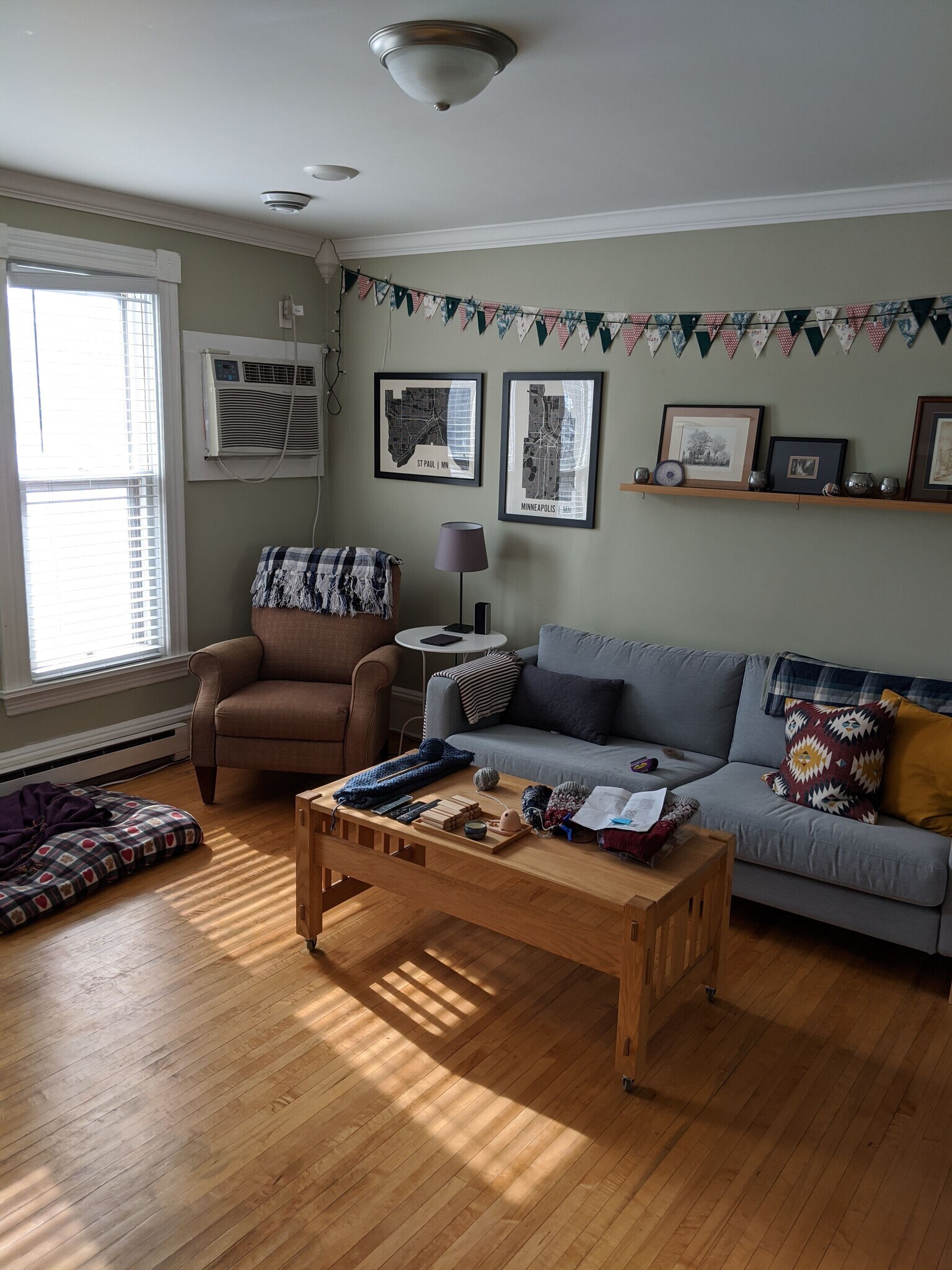 Corner of living room. - 1320 Jefferson St NE