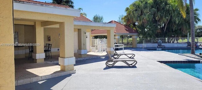 Building Photo - 457 Vista Isles Dr