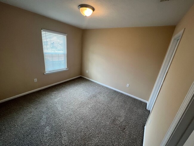 Building Photo - 132 Buckhaven Way