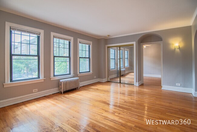 Building Photo - 1620 W Farwell Ave