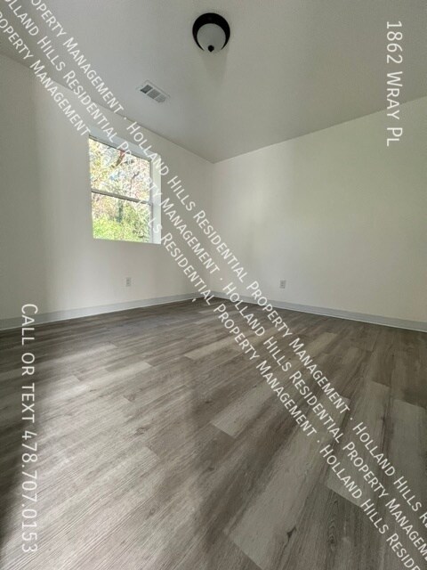 Building Photo - 1862 Wray Pl