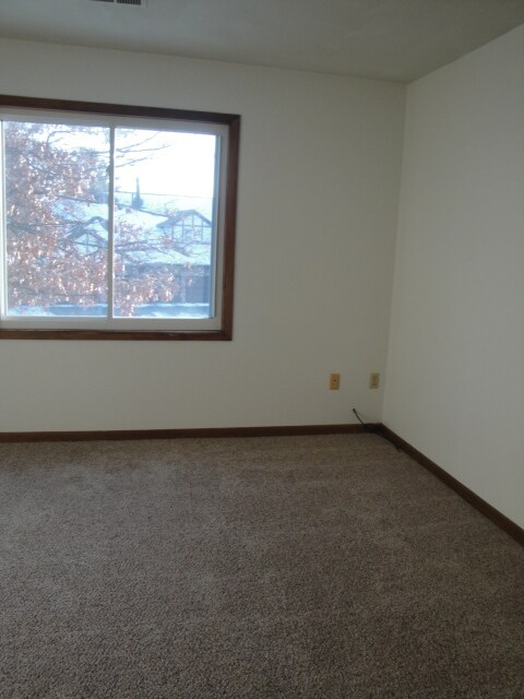 Building Photo - 3445 Kingswood Pl
