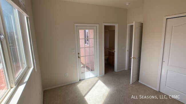 Building Photo - 7139 Sand Crest View