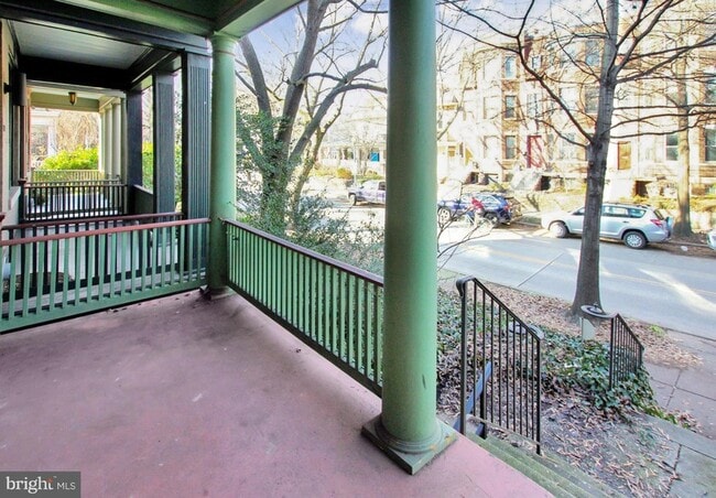 Building Photo - 1756 Park Rd NW