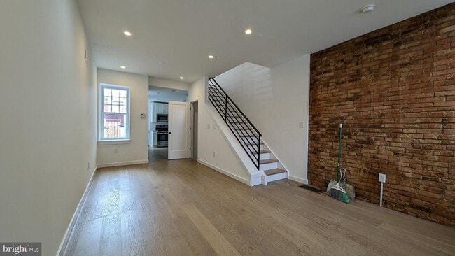 Building Photo - 2232 N Mascher St