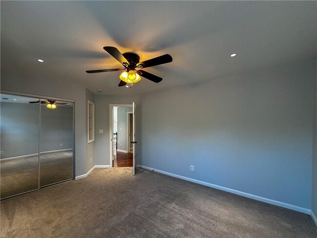 Building Photo - 3255 Park Chase