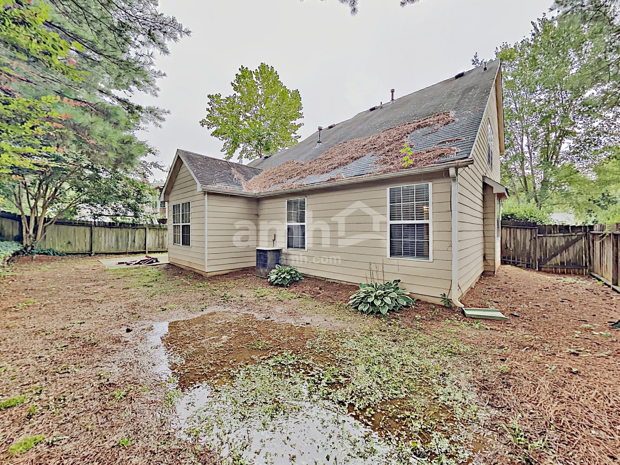 Building Photo - 4810 Lake Park Ter