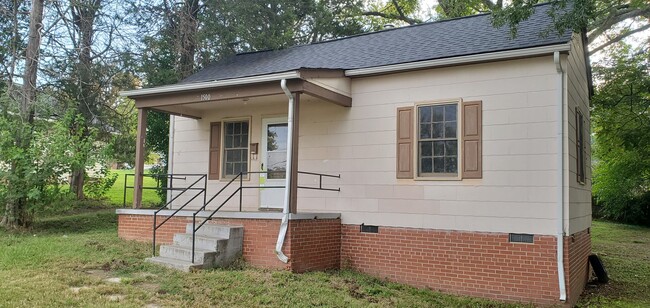 Primary Photo - 3 Bedroom 1 Bathroom House