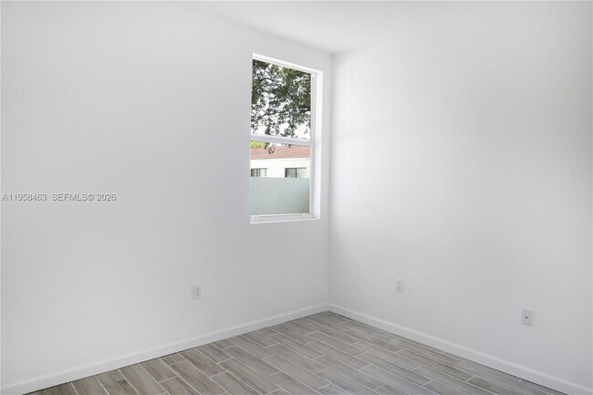 Building Photo - 160 NE 57th St