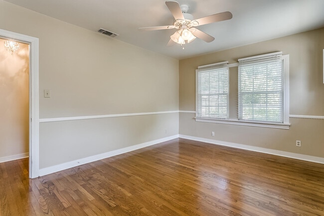 Building Photo - Ready for New Students- 2 Bed, 1 Bath Tudor Home Minutes from TCU- 76109