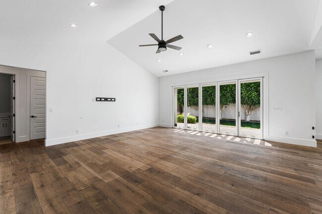 Building Photo - 4145 E Campbell Ave