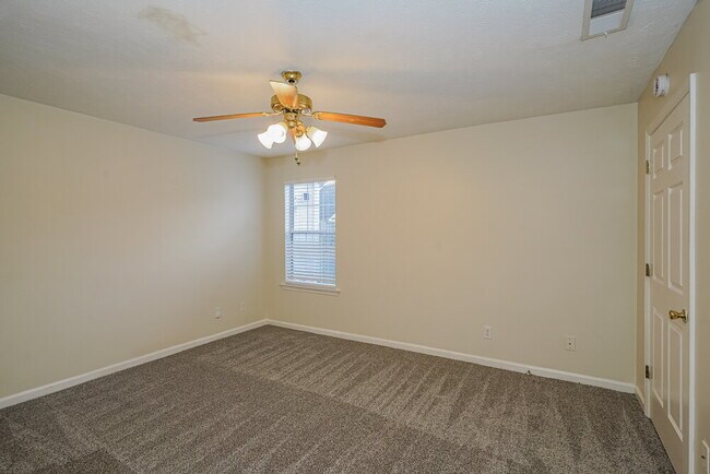 Building Photo - 517 Federal Ct