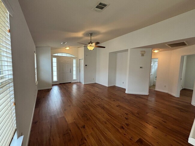 Building Photo - Gaston-Sheldon -Pflugerville