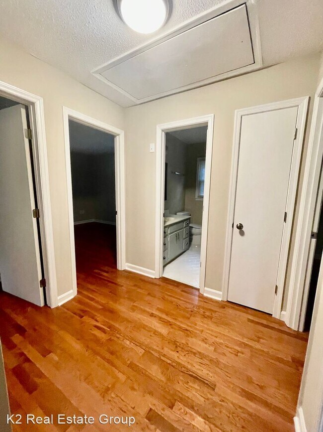Building Photo - 4 br, 2.5 bath House - 2736 Lawton Bluff Road
