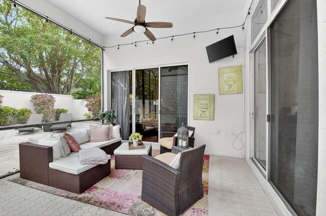 Building Photo - 2500 NW 66th Dr