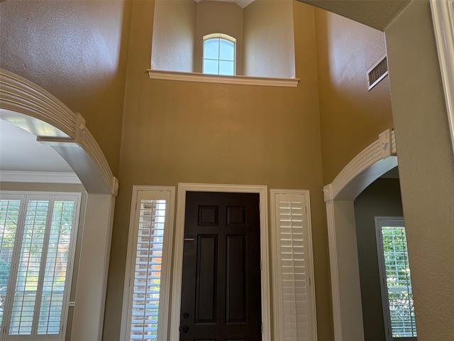 Building Photo - 8421 Orchard Hill Dr