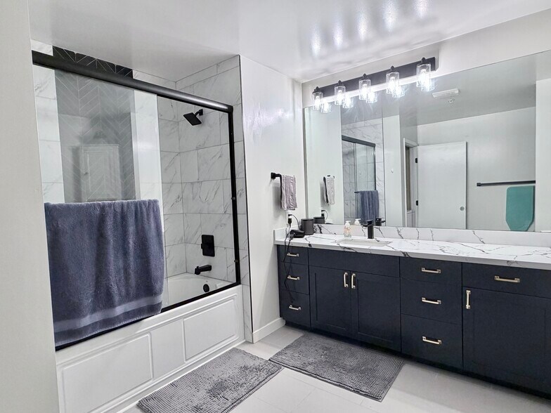 Building Photo - 1150 J St