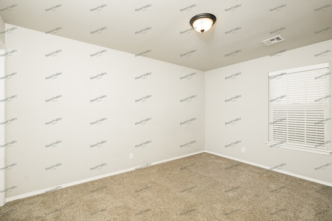 Building Photo - 2608 W Glendale St