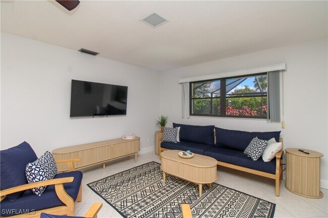 Building Photo - 213 Bay Meadows Dr